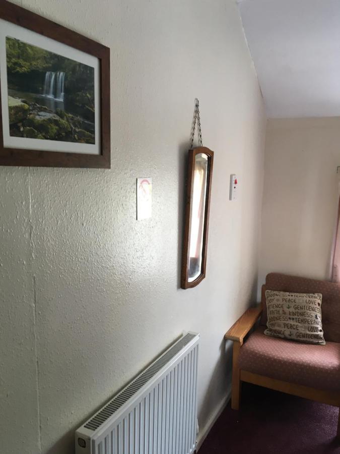 Pantyrathro International Hostel Carmarthen Exterior foto